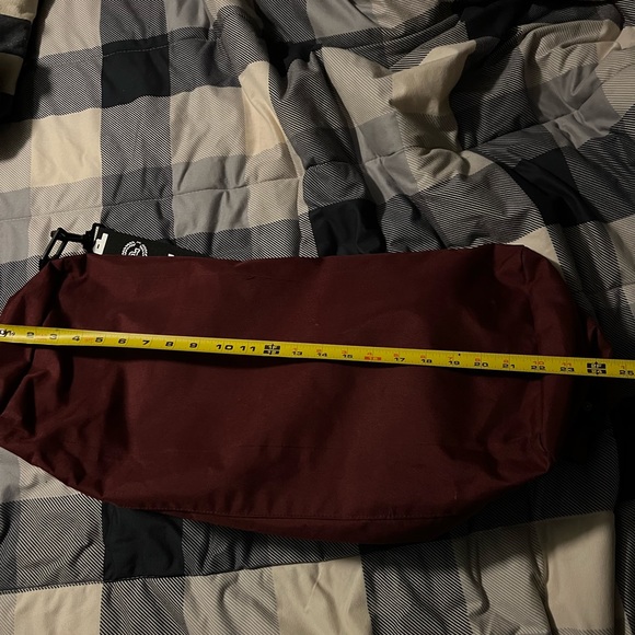 Victoria Secret travel bag, used once - Picture 3 of 7